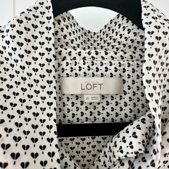Women’s blouse with small heart patterns - Picture 4 of 5